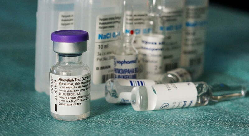 covid-19-vaccine-5902833_1280