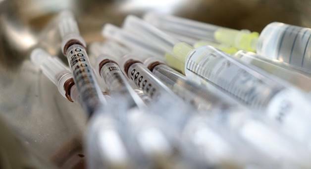 syringe-5057119_640