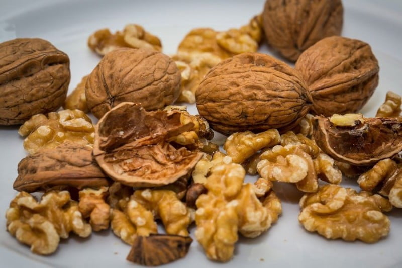 walnut-2816935_1280