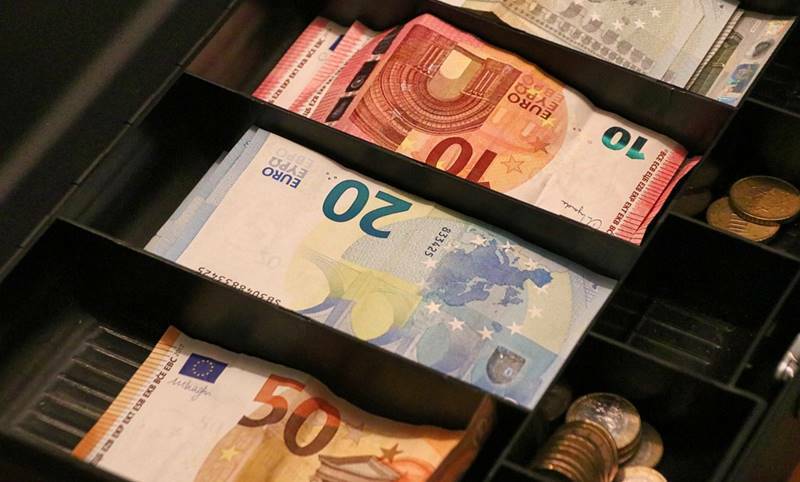 cash-box-6679069_960_720