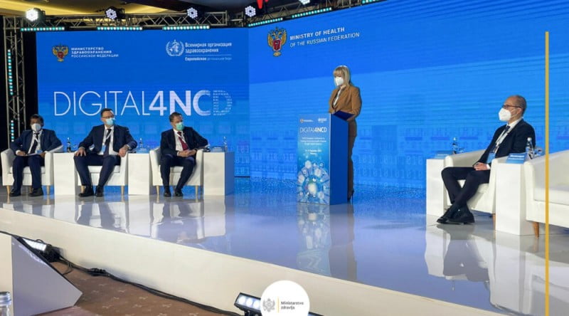 ministarka-na-panelu-sa-ruskim-ministrom-i-klugeom-1-1000x555