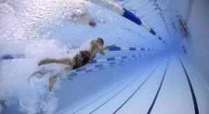 swimmers-g7587749be_1280