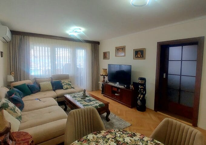 Thumbnail for the listing's main image