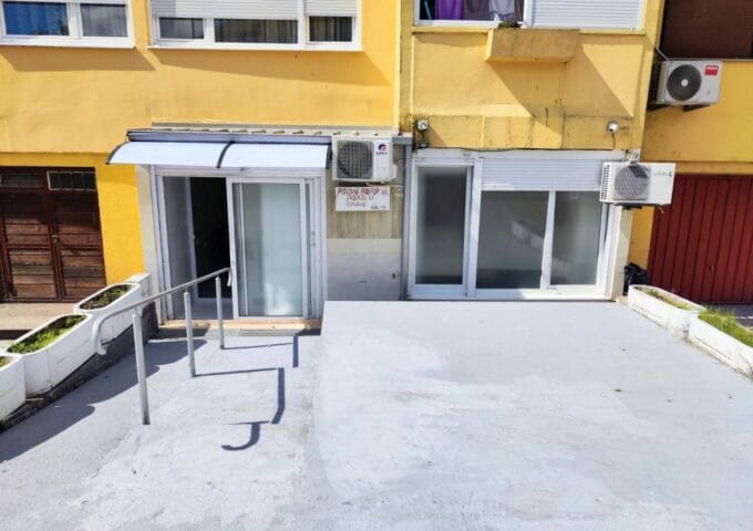 Thumbnail for the listing's main image