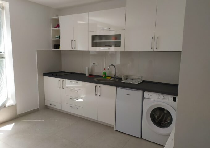 Thumbnail for the listing's main image