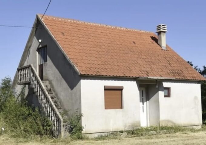 Thumbnail for the listing's main image